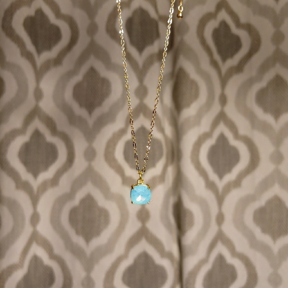 Gold chain necklace.